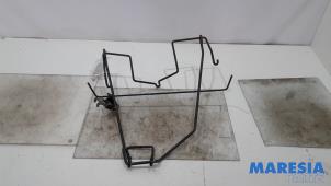 Begagnade Reservhjulshållare Renault Kangoo Express (FW) 1.5 dCi 75 FAP Pris € 51,12 Inklusive moms erbjuds av Maresia Parts