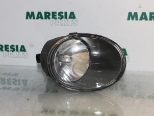 Gebruikte Mistlamp rechts-voor Fiat Multipla (186) 1.6 16V 100 SX,ELX Prijs € 15,00 Margeregeling aangeboden door Maresia Parts