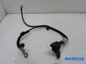 Begagnade Batterisensor Peugeot 5008 I (0A/0E) 1.6 THP 16V Pris € 35,00 Marginaltabell erbjuds av Maresia Parts