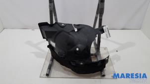 Begagnade Isolering, hjulhus Renault Clio IV (5R) 1.2 TCE 16V GT EDC Pris € 25,00 Marginaltabell erbjuds av Maresia Parts