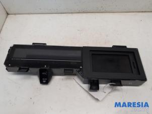 Gebruikte Instrumentenpaneel Renault Grand Scénic III (JZ) 1.4 16V TCe 130 Prijs € 100,00 Margeregeling aangeboden door Maresia Parts