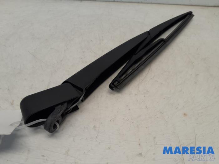 Ruitenwisserarm achter van een Renault Grand Scénic III (JZ) 1.4 16V TCe 130 2010