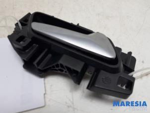 Begagnade Dörrhandtag, 4-dörrars, höger fram Peugeot 308 (L3/L8/LB/LH/LP) 1.6 BlueHDi 120 Pris € 17,50 Marginaltabell erbjuds av Maresia Parts