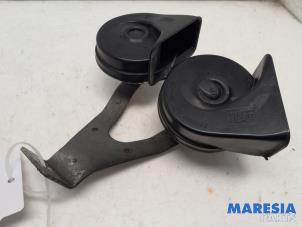 Używane Klakson Alfa Romeo Giulietta (940) 1.75 TBI 16V QV Cena € 30,00 Procedura marży oferowane przez Maresia Parts