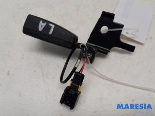 Gebruikte Veiligheidsgordel Insteek links-achter Alfa Romeo Giulietta (940) 1.75 TBI 16V QV Prijs € 25,00 Margeregeling aangeboden door Maresia Parts