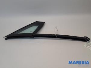 Gebruikte Driehoeks Ruit rechts-voor Renault Clio IV Estate/Grandtour (7R) 1.5 Energy dCi 90 FAP Prijs € 50,00 Margeregeling aangeboden door Maresia Parts