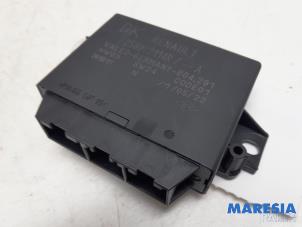 Gebruikte PDC Module Renault Megane III Grandtour (KZ) 1.4 16V TCe 130 Prijs € 85,00 Margeregeling aangeboden door Maresia Parts