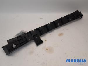 Gebruikte Bumperframe achter Lancia Delta (844) 1.4 T-Jet 16V 150 Prijs € 75,00 Margeregeling aangeboden door Maresia Parts