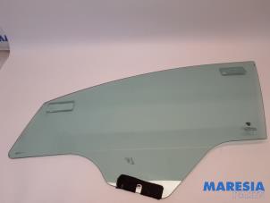 Gebruikte Deurruit 4Deurs links-voor Lancia Delta (844) 1.4 T-Jet 16V 150 Prijs € 35,00 Margeregeling aangeboden door Maresia Parts