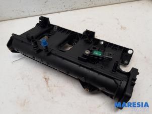 Gebruikte Inlaatspruitstuk Renault Clio IV (5R) 1.2 TCE 16V GT EDC Prijs € 60,00 Margeregeling aangeboden door Maresia Parts