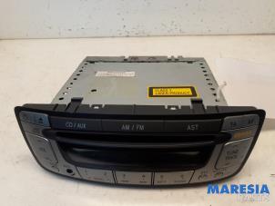 Begagnade CD-spelare med radio Peugeot 107 1.0 12V Pris € 50,00 Marginaltabell erbjuds av Maresia Parts
