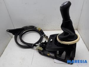 Begagnade Växelspak Renault Twingo III (AH) 1.0 SCe 70 12V Pris € 55,00 Marginaltabell erbjuds av Maresia Parts