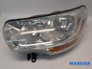 Begagnade Strålkastare, vänster Citroen C4 Berline (NC) 1.4 16V VTi Pris € 189,00 Marginaltabell erbjuds av Maresia Parts