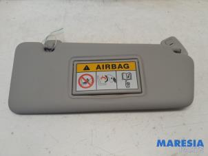 Begagnade Solskydd Renault Twingo III (AH) 1.0 SCe 70 12V Pris € 19,99 Marginaltabell erbjuds av Maresia Parts