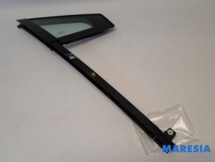 Gebruikte Driehoeks Ruit rechts-voor Renault Clio IV Estate/Grandtour (7R) 1.5 Energy dCi 90 FAP Prijs € 50,00 Margeregeling aangeboden door Maresia Parts