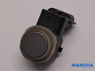 Gebruikte Parkeersensor Renault Scénic III (JZ) 1.4 16V TCe 130 Prijs € 19,50 Margeregeling aangeboden door Maresia Parts