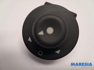 Begagnade Spegelspak Citroen Berlingo Cinqspace, Multispace 1.6i Pris € 12,10 Inklusive moms erbjuds av Maresia Parts