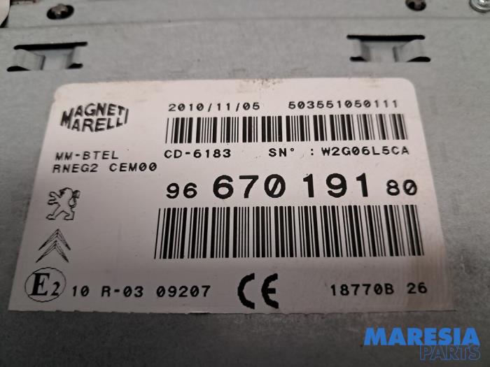 Radio från en Citroën C4 Berline (NC) 1.6 16V VTi 2011