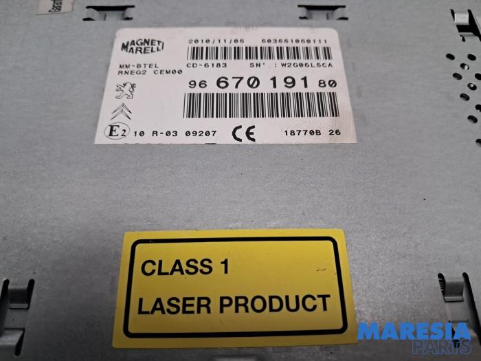 Radio från en Citroën C4 Berline (NC) 1.6 16V VTi 2011