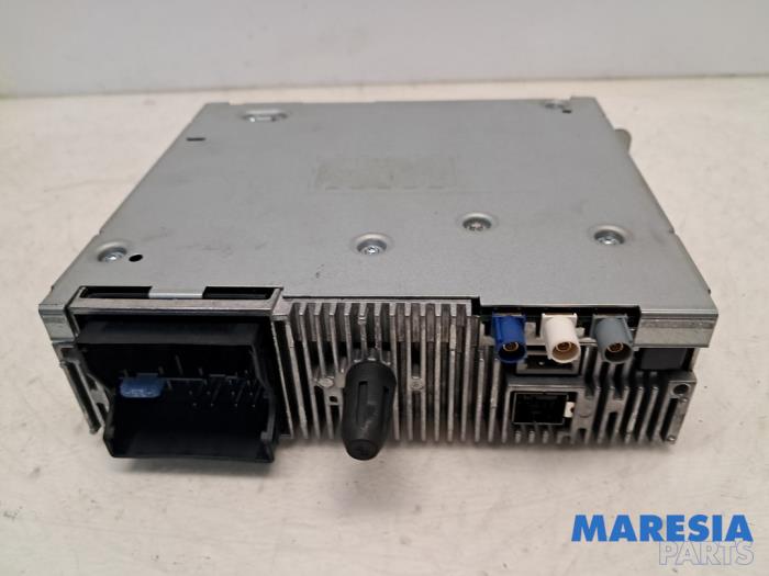 Radio från en Citroën C4 Berline (NC) 1.6 16V VTi 2011