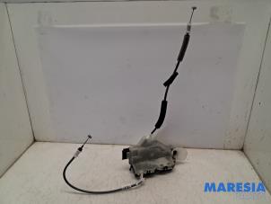 Begagnade Dörrlåsmekanism, 4-dörrars, vänster fram Opel Corsa F (UB/UH/UP) 1.2 12V 75 Pris € 42,35 Inklusive moms erbjuds av Maresia Parts