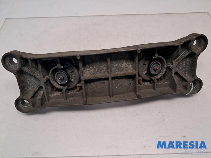 Fäste, växellåda från en Alfa Romeo Giulia (952) 2.2d 150 16V 2017