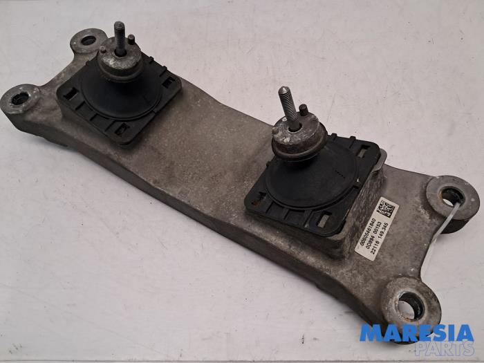 Fäste, växellåda från en Alfa Romeo Giulia (952) 2.2d 150 16V 2017