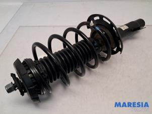 Gebruikte Mac Phersonpoot rechts-voor Peugeot 208 I (CA/CC/CK/CL) 1.2 Vti 12V PureTech 82 Prijs € 40,00 Margeregeling aangeboden door Maresia Parts