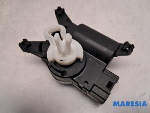 Gebruikte Kachelklep Motor Renault Master III (MA/MB/MC/MD/MH/MF/MG/MH) 2.3 dCi 135 16V FWD Prijs € 24,20 Inclusief btw aangeboden door Maresia Parts