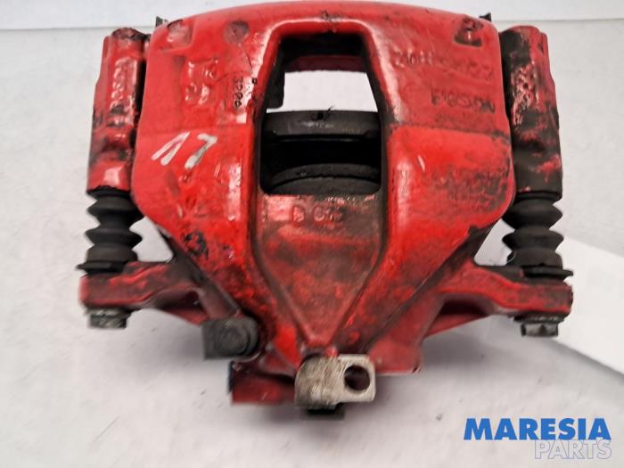Främre bromsok, vänster från en Abarth 500C/595C/695C 1.4 T-Jet 16V 2010