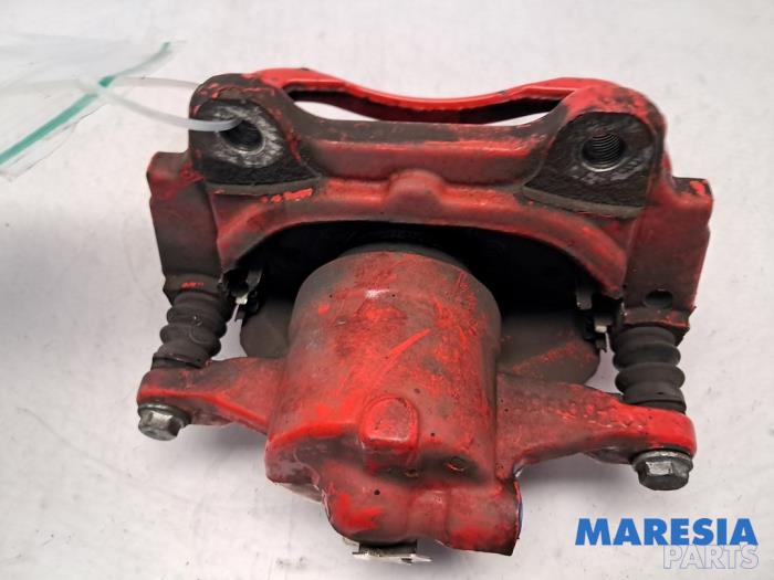 Främre bromsok, vänster från en Abarth 500C/595C/695C 1.4 T-Jet 16V 2010