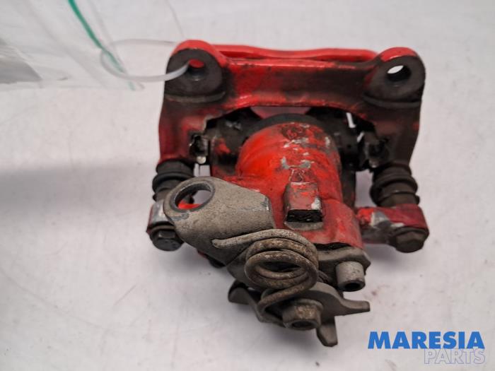 Bakre bromsok, vänster från en Abarth 500C/595C/695C 1.4 T-Jet 16V 2010