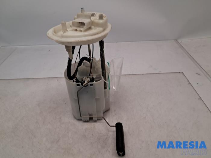 Elektrisk bränslepump från en Abarth 500C/595C/695C 1.4 T-Jet 16V 2010