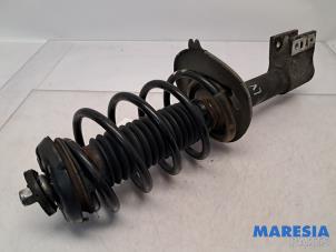 Gebruikte Schokdemperpoot links-voor Peugeot 3008 I (0U/HU) 1.6 16V THP 155 Prijs € 50,00 Margeregeling aangeboden door Maresia Parts