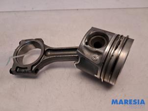 Begagnade Vevstake Renault Trafic (1FL/2FL/3FL/4FL) 1.6 dCi 95 Pris € 59,29 Inklusive moms erbjuds av Maresia Parts