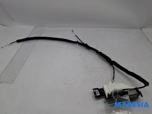 Gebruikte Schuifdeur Slotmechaniek links Citroen Berlingo Cinqspace, Multispace 1.6 VTi 120 16V Prijs € 50,00 Margeregeling aangeboden door Maresia Parts