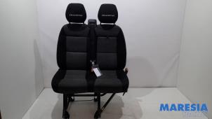 Begagnade Dubbelt framsäte, höger Fiat Ducato (250) 2.3 D 150 Multijet Pris € 302,49 Inklusive moms erbjuds av Maresia Parts