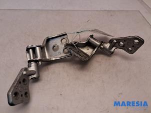 Begagnade Gångjärn, bakdörr, höger Peugeot Partner (GC/GF/GG/GJ/GK) 1.6 HDI 90 Pris € 40,00 Inklusive moms erbjuds av Maresia Parts