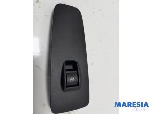 Begagnade Brytare, eldrivna fönster Fiat Ducato (250) 2.3 D 150 Multijet Pris € 24,20 Inklusive moms erbjuds av Maresia Parts