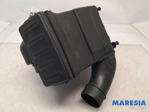 Begagnade Luftfilterhus Renault Clio III Estate/Grandtour (KR) 1.2 16V TCE 100 Pris € 35,00 Marginaltabell erbjuds av Maresia Parts