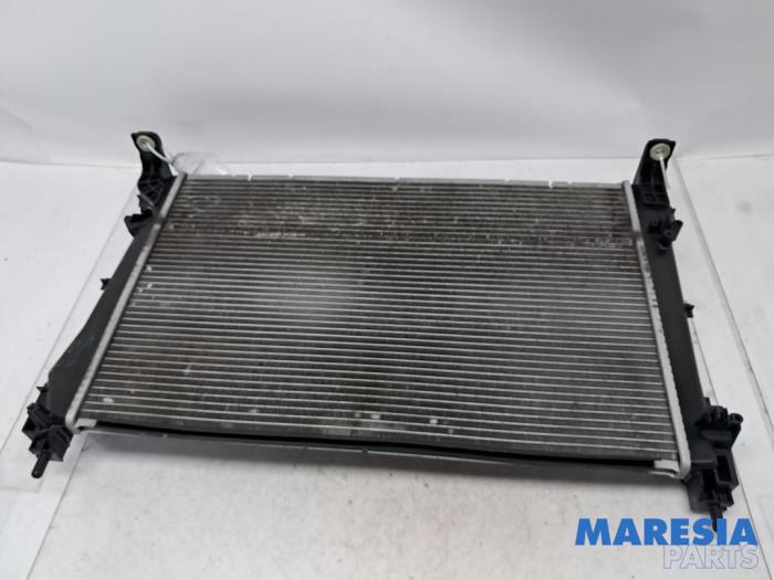 Radiateur van een Fiat Punto III (199) 0.9 TwinAir Turbo 100 2014