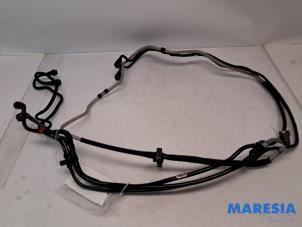 Gebruikte Brandstofleiding Renault Master III (MA/MB/MC/MD/MH/MF/MG/MH) 2.3 dCi 135 16V FWD Prijs € 95,59 Inclusief btw aangeboden door Maresia Parts