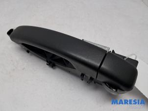 Gebruikte Portiergreep 2Deurs rechts Renault Master III (MA/MB/MC/MD/MH/MF/MG/MH) 2.3 dCi 135 16V FWD Prijs € 90,75 Inclusief btw aangeboden door Maresia Parts