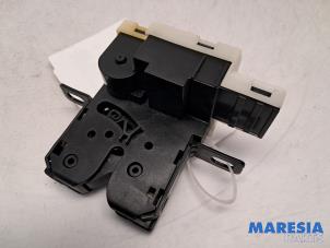 Begagnade Låsmekanism, baklucka Renault Espace (JK) 2.0 Turbo 16V Grand Espace Pris € 35,00 Marginaltabell erbjuds av Maresia Parts