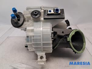 Gebruikte Kachelhuis Peugeot 2008 (CU) 1.2 Vti 12V PureTech 82 Prijs € 210,00 Margeregeling aangeboden door Maresia Parts