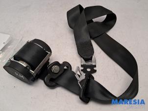 Begagnade Främre säkerhetsbälte, mitten Fiat Ducato (250) 2.3 D 130 Multijet Pris € 169,40 Inklusive moms erbjuds av Maresia Parts