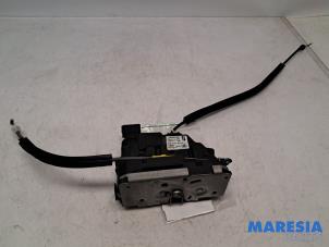 Begagnade Dörrlåsmekanism, 2-dörrars, höger Fiat Ducato (250) 2.3 D 130 Multijet Pris € 72,60 Inklusive moms erbjuds av Maresia Parts