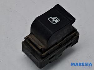 Begagnade Brytare, eldrivna fönster Fiat Ducato (250) 2.3 D 130 Multijet Pris € 18,15 Inklusive moms erbjuds av Maresia Parts