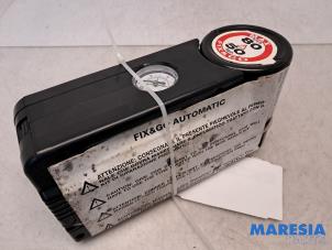 Używane Zestaw naprawczy do opon Fiat Grande Punto (199) 1.4 Cena € 25,00 Procedura marży oferowane przez Maresia Parts