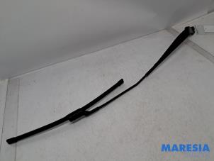 Begagnade Främre torkararm Fiat Ducato (250) 2.3 D 130 Multijet Pris € 30,25 Inklusive moms erbjuds av Maresia Parts